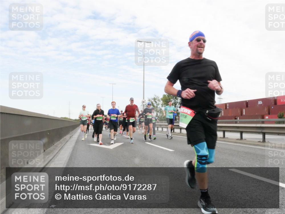 03.10.2025 - Köhlbrandbrückenlauf Matties Gatica Varas http://msf.ph/oto/9172287 03.10.2025 15:20:18 Position 3  meine-sportfotos.de