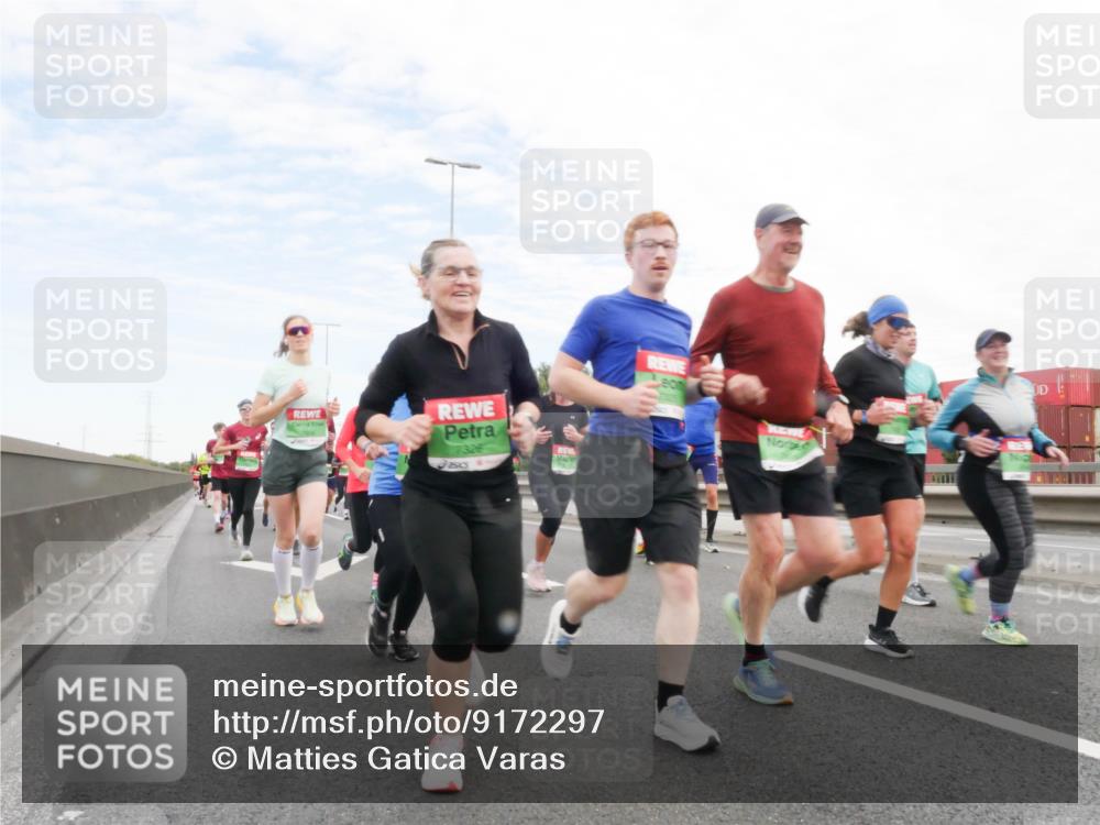 03.10.2025 - Köhlbrandbrückenlauf Matties Gatica Varas http://msf.ph/oto/9172297 03.10.2025 15:20:20 Position 3 7326 meine-sportfotos.de