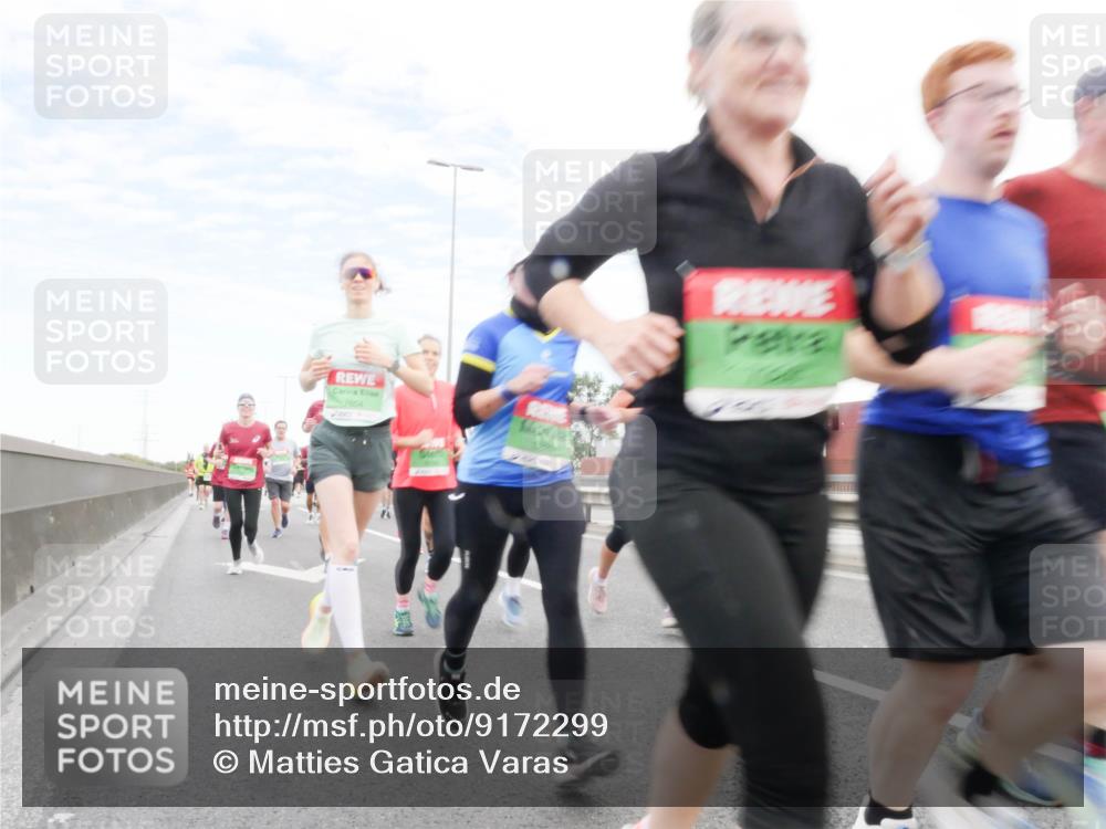 03.10.2025 - Köhlbrandbrückenlauf Matties Gatica Varas http://msf.ph/oto/9172299 03.10.2025 15:20:21 Position 3 7604 meine-sportfotos.de