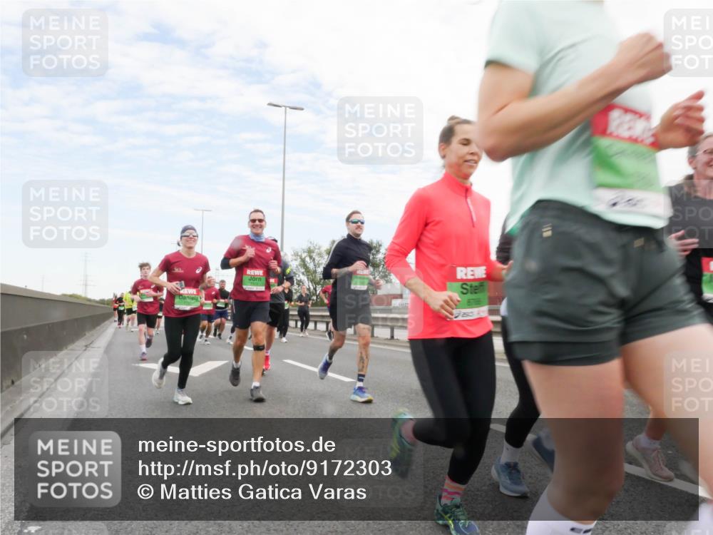 03.10.2025 - Köhlbrandbrückenlauf Matties Gatica Varas http://msf.ph/oto/9172303 03.10.2025 15:20:22 Position 3 8766 meine-sportfotos.de
