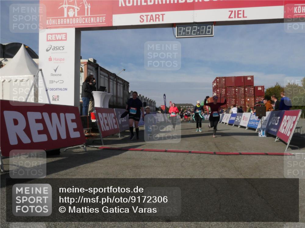 03.10.2025 - Köhlbrandbrückenlauf Matties Gatica Varas http://msf.ph/oto/9172306 03.10.2025 10:42:20 Ziel 2178, 2179, 2277, 2278, 2429, 2488, 2501, 2515, 2603, 3070, 3284 meine-sportfotos.de