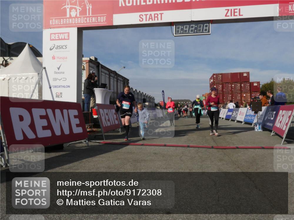 03.10.2025 - Köhlbrandbrückenlauf Matties Gatica Varas http://msf.ph/oto/9172308 03.10.2025 10:42:20 Ziel 2178, 2179, 2277, 2278, 2429, 2488, 2501, 2515, 2603, 3070, 3284 meine-sportfotos.de