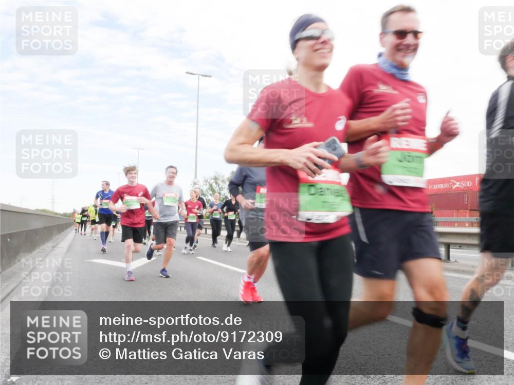 03.10.2025 - Köhlbrandbrückenlauf Matties Gatica Varas http://msf.ph/oto/9172309 03.10.2025 15:20:23 Position 3 6 meine-sportfotos.de