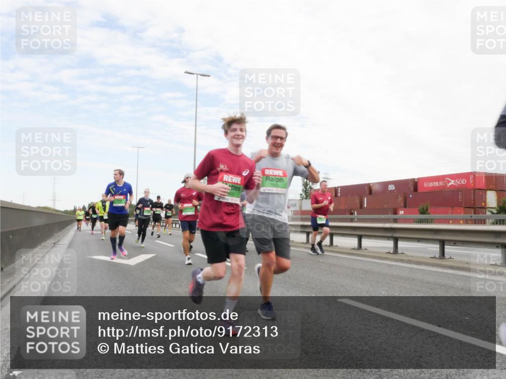 03.10.2025 - Köhlbrandbrückenlauf Matties Gatica Varas http://msf.ph/oto/9172313 03.10.2025 15:20:24 Position 3  meine-sportfotos.de