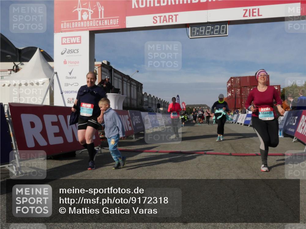 03.10.2025 - Köhlbrandbrückenlauf Matties Gatica Varas http://msf.ph/oto/9172318 03.10.2025 10:42:21 Ziel 2178, 2179, 2277, 2278, 2429, 2488, 2515, 2603, 3070, 3284 meine-sportfotos.de