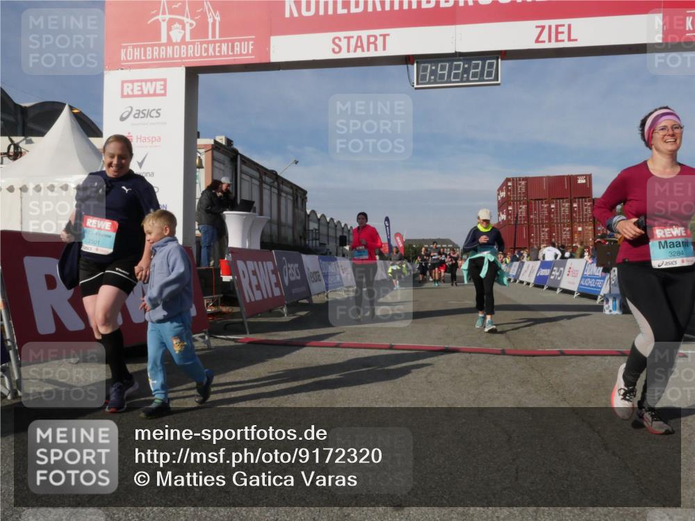 03.10.2025 - Köhlbrandbrückenlauf Matties Gatica Varas http://msf.ph/oto/9172320 03.10.2025 10:42:22 Ziel 2178, 2179, 2277, 2278, 2429, 2488, 2515, 2603, 3070 meine-sportfotos.de