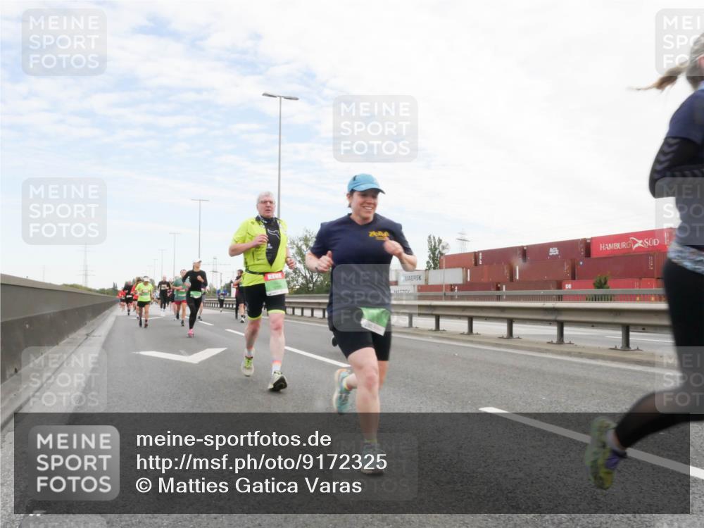 03.10.2025 - Köhlbrandbrückenlauf Matties Gatica Varas http://msf.ph/oto/9172325 03.10.2025 15:20:28 Position 3  meine-sportfotos.de