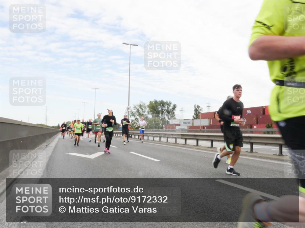 03.10.2025 - Köhlbrandbrückenlauf Matties Gatica Varas http://msf.ph/oto/9172332 03.10.2025 15:20:30 Position 3  meine-sportfotos.de