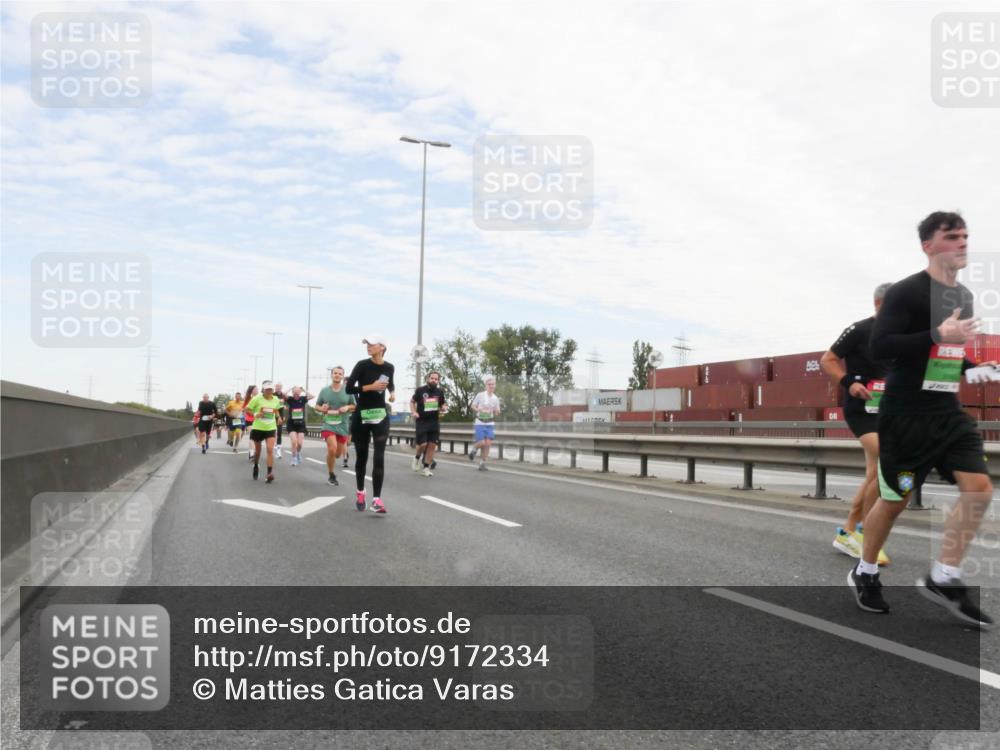 03.10.2025 - Köhlbrandbrückenlauf Matties Gatica Varas http://msf.ph/oto/9172334 03.10.2025 15:20:30 Position 3  meine-sportfotos.de