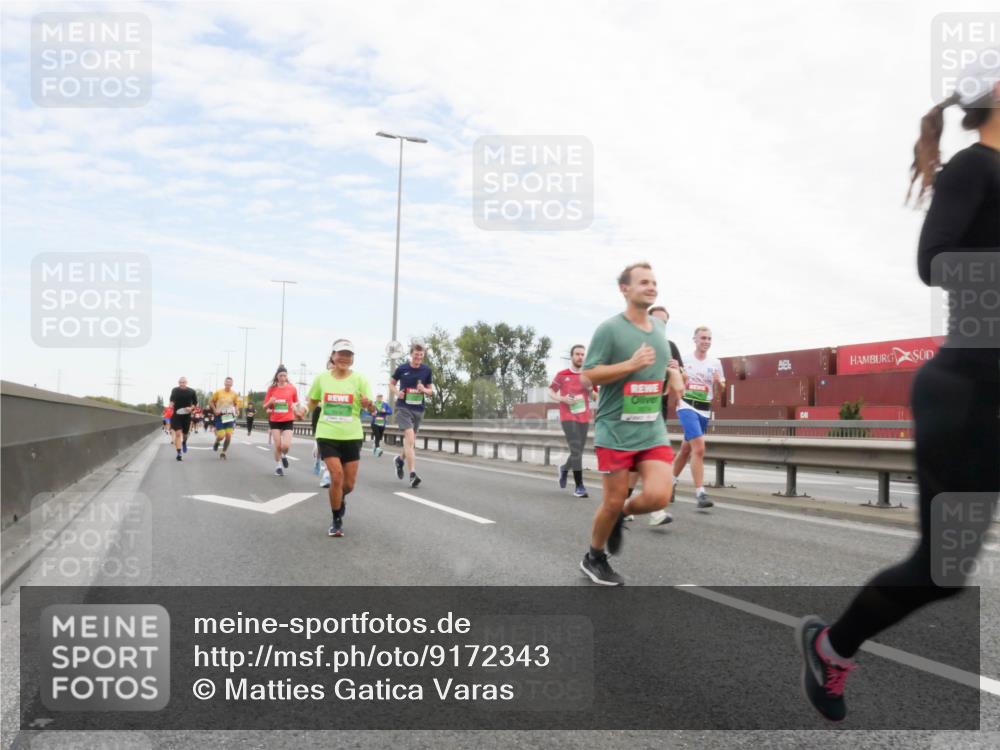 03.10.2025 - Köhlbrandbrückenlauf Matties Gatica Varas http://msf.ph/oto/9172343 03.10.2025 15:20:32 Position 3  meine-sportfotos.de