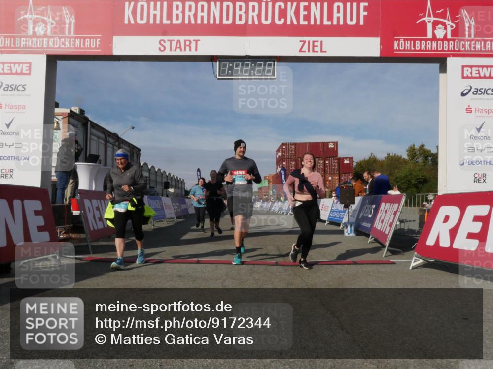 03.10.2025 - Köhlbrandbrückenlauf Matties Gatica Varas http://msf.ph/oto/9172344 03.10.2025 10:42:29 Ziel 2178, 2179, 2277, 2278, 2515, 2603, 3070 meine-sportfotos.de