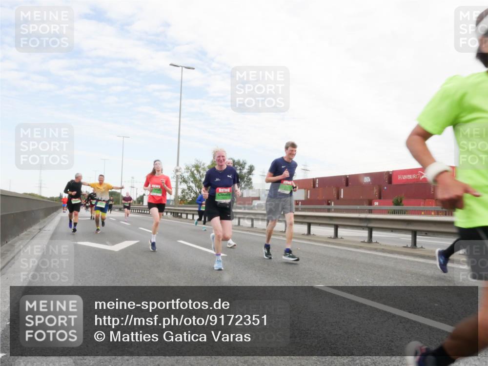 03.10.2025 - Köhlbrandbrückenlauf Matties Gatica Varas http://msf.ph/oto/9172351 03.10.2025 15:20:34 Position 3  meine-sportfotos.de
