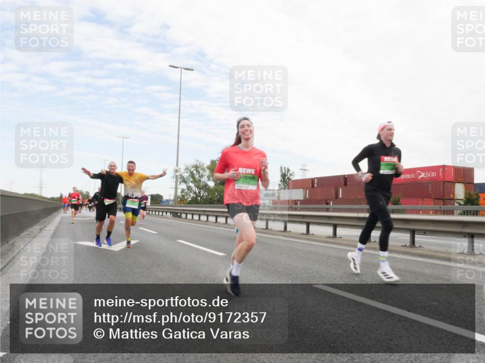 03.10.2025 - Köhlbrandbrückenlauf Matties Gatica Varas http://msf.ph/oto/9172357 03.10.2025 15:20:36 Position 3 0116 meine-sportfotos.de