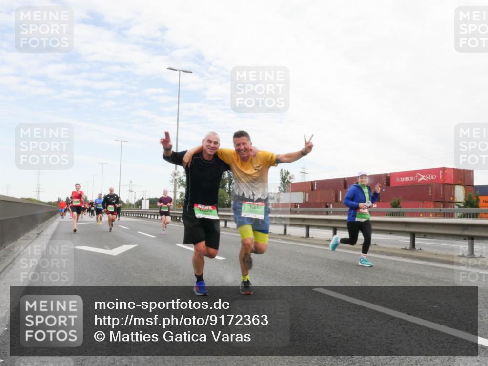 03.10.2025 - Köhlbrandbrückenlauf Matties Gatica Varas http://msf.ph/oto/9172363 03.10.2025 15:20:37 Position 3 9304 meine-sportfotos.de