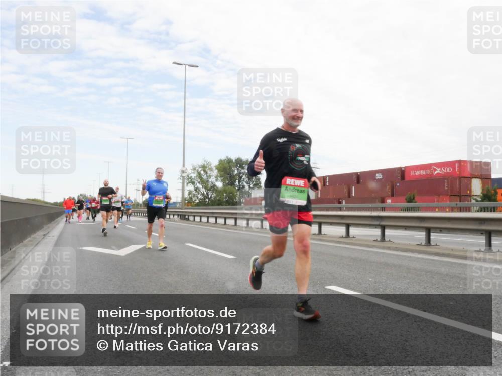 03.10.2025 - Köhlbrandbrückenlauf Matties Gatica Varas http://msf.ph/oto/9172384 03.10.2025 15:20:42 Position 3 9424 meine-sportfotos.de