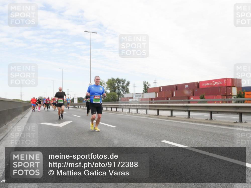 03.10.2025 - Köhlbrandbrückenlauf Matties Gatica Varas http://msf.ph/oto/9172388 03.10.2025 15:20:43 Position 3  meine-sportfotos.de