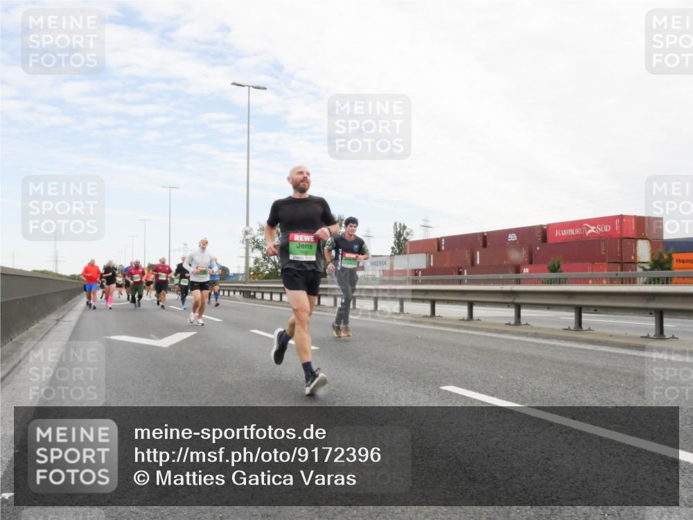03.10.2025 - Köhlbrandbrückenlauf Matties Gatica Varas http://msf.ph/oto/9172396 03.10.2025 15:20:45 Position 3  meine-sportfotos.de