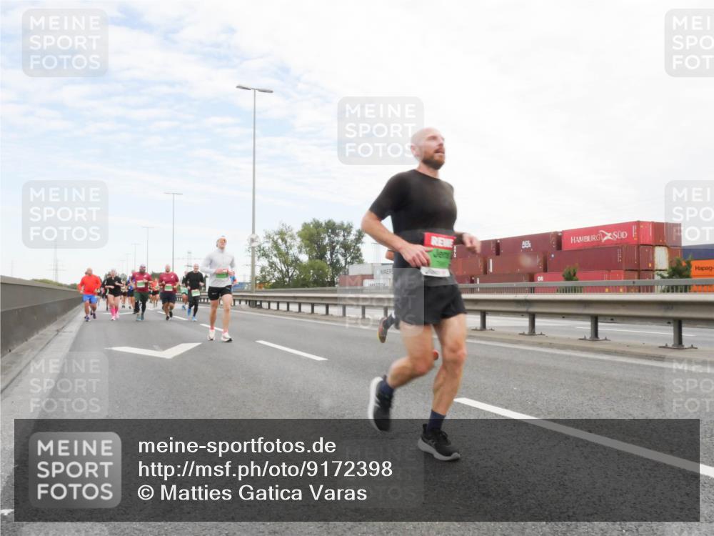 03.10.2025 - Köhlbrandbrückenlauf Matties Gatica Varas http://msf.ph/oto/9172398 03.10.2025 15:20:45 Position 3  meine-sportfotos.de