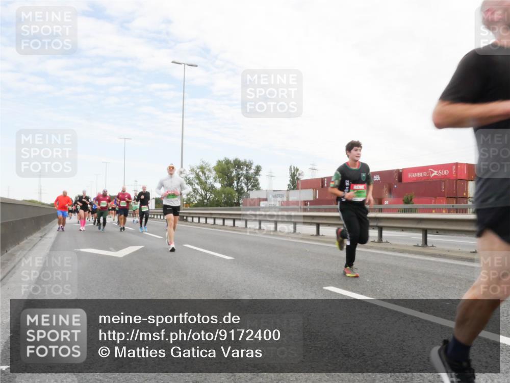 03.10.2025 - Köhlbrandbrückenlauf Matties Gatica Varas http://msf.ph/oto/9172400 03.10.2025 15:20:46 Position 3  meine-sportfotos.de
