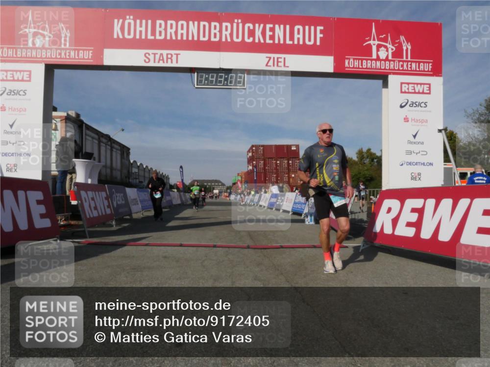 03.10.2025 - Köhlbrandbrückenlauf Matties Gatica Varas http://msf.ph/oto/9172405 03.10.2025 10:43:05 Ziel 2226, 3131, 3623, 3649 meine-sportfotos.de