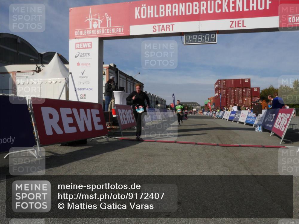 03.10.2025 - Köhlbrandbrückenlauf Matties Gatica Varas http://msf.ph/oto/9172407 03.10.2025 10:43:06 Ziel 2226, 3131, 3623, 3649 meine-sportfotos.de