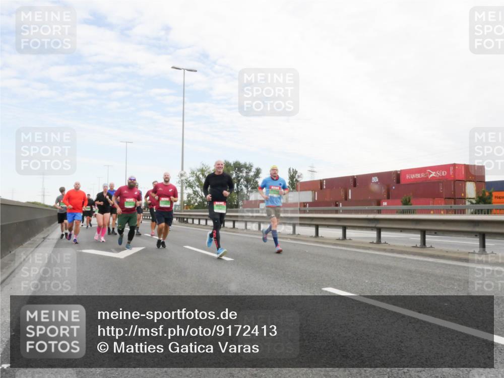 03.10.2025 - Köhlbrandbrückenlauf Matties Gatica Varas http://msf.ph/oto/9172413 03.10.2025 15:20:49 Position 3  meine-sportfotos.de