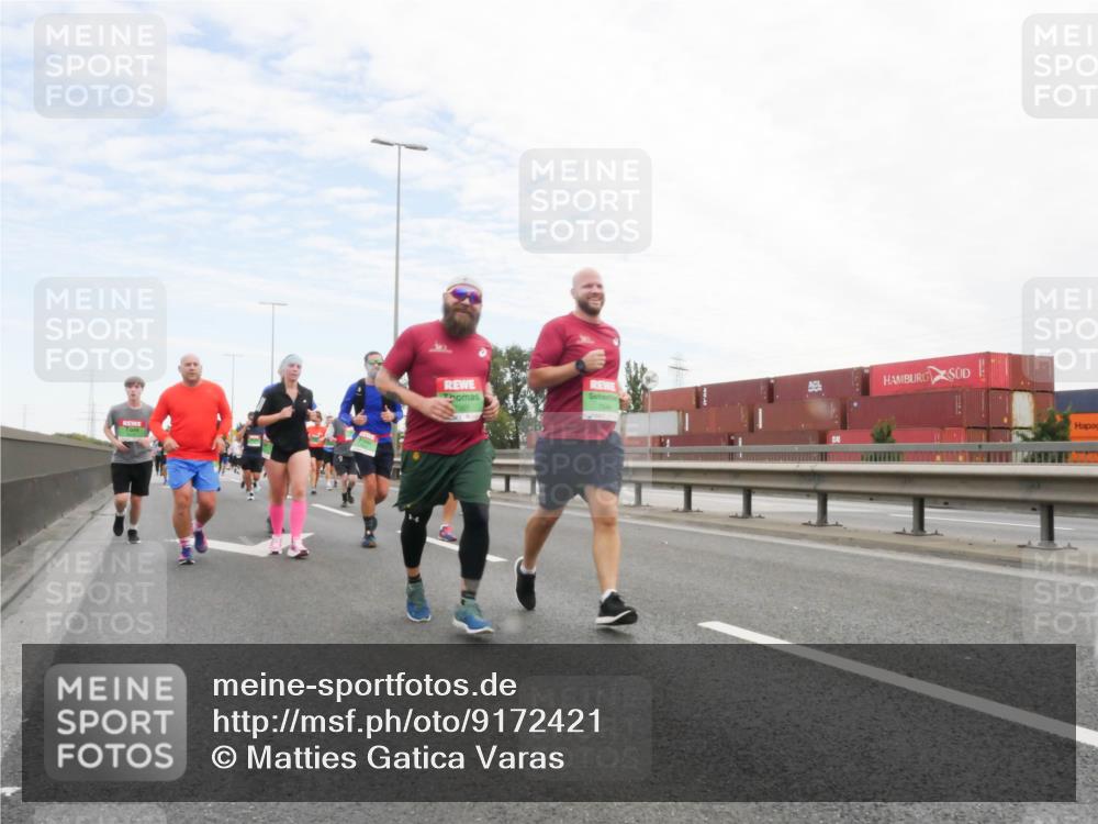 03.10.2025 - Köhlbrandbrückenlauf Matties Gatica Varas http://msf.ph/oto/9172421 03.10.2025 15:20:51 Position 3  meine-sportfotos.de