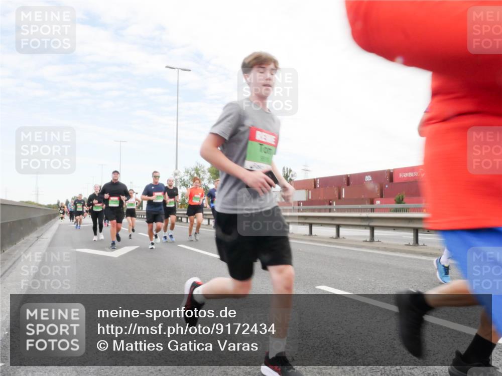03.10.2025 - Köhlbrandbrückenlauf Matties Gatica Varas http://msf.ph/oto/9172434 03.10.2025 15:20:54 Position 3  meine-sportfotos.de