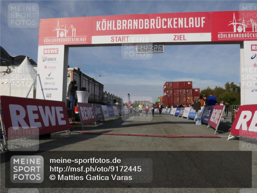 03.10.2025 - Köhlbrandbrückenlauf Matties Gatica Varas http://msf.ph/oto/9172445 03.10.2025 10:43:27 Ziel 2452, 2665, 2795, 3289, 3290, 3822 meine-sportfotos.de