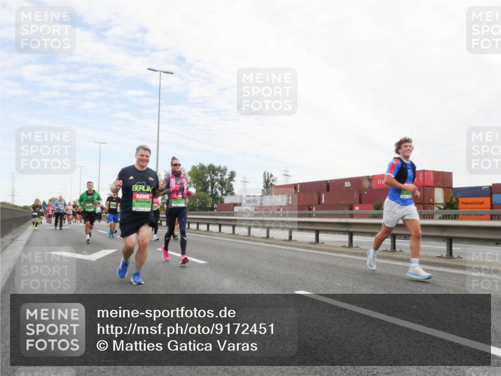 03.10.2025 - Köhlbrandbrückenlauf Matties Gatica Varas http://msf.ph/oto/9172451 03.10.2025 15:20:59 Position 3  meine-sportfotos.de
