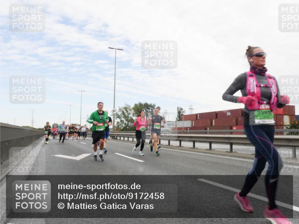 03.10.2025 - Köhlbrandbrückenlauf Matties Gatica Varas http://msf.ph/oto/9172458 03.10.2025 15:21:01 Position 3  meine-sportfotos.de
