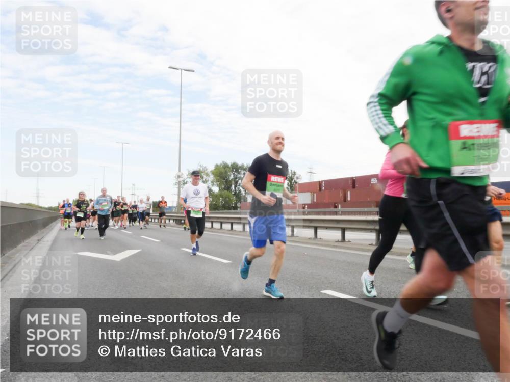 03.10.2025 - Köhlbrandbrückenlauf Matties Gatica Varas http://msf.ph/oto/9172466 03.10.2025 15:21:03 Position 3  meine-sportfotos.de
