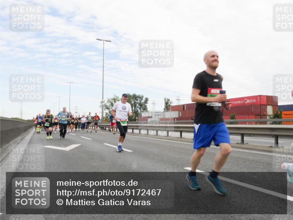 03.10.2025 - Köhlbrandbrückenlauf Matties Gatica Varas http://msf.ph/oto/9172467 03.10.2025 15:21:03 Position 3  meine-sportfotos.de