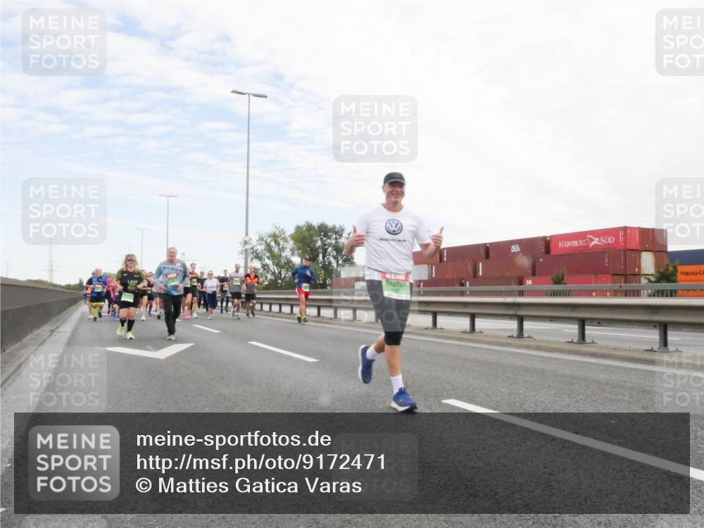 03.10.2025 - Köhlbrandbrückenlauf Matties Gatica Varas http://msf.ph/oto/9172471 03.10.2025 15:21:04 Position 3  meine-sportfotos.de