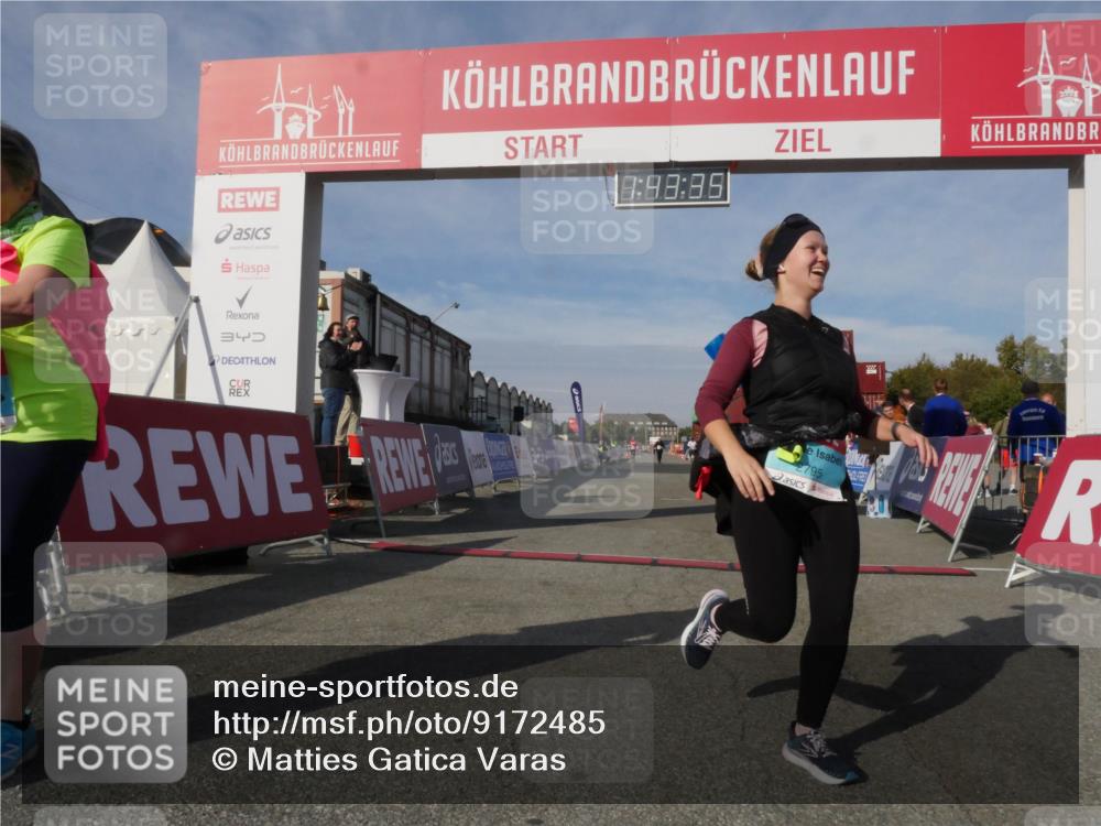 03.10.2025 - Köhlbrandbrückenlauf Matties Gatica Varas http://msf.ph/oto/9172485 03.10.2025 10:43:36 Ziel  meine-sportfotos.de