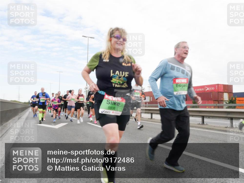 03.10.2025 - Köhlbrandbrückenlauf Matties Gatica Varas http://msf.ph/oto/9172486 03.10.2025 15:21:08 Position 3 8806 meine-sportfotos.de