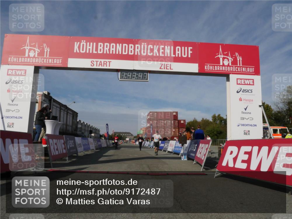 03.10.2025 - Köhlbrandbrückenlauf Matties Gatica Varas http://msf.ph/oto/9172487 03.10.2025 10:43:49 Ziel 2425, 2565, 2753 meine-sportfotos.de