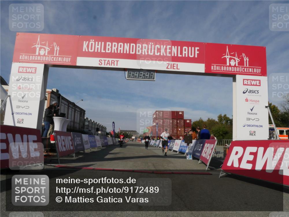03.10.2025 - Köhlbrandbrückenlauf Matties Gatica Varas http://msf.ph/oto/9172489 03.10.2025 10:43:49 Ziel 2425, 2565, 2753 meine-sportfotos.de