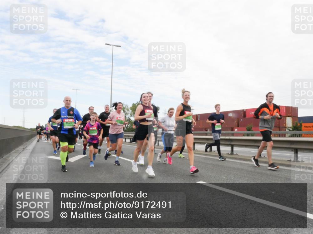 03.10.2025 - Köhlbrandbrückenlauf Matties Gatica Varas http://msf.ph/oto/9172491 03.10.2025 15:21:09 Position 3  meine-sportfotos.de
