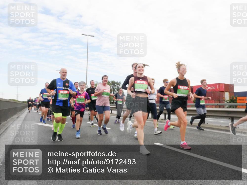 03.10.2025 - Köhlbrandbrückenlauf Matties Gatica Varas http://msf.ph/oto/9172493 03.10.2025 15:21:10 Position 3 9516, 9737 meine-sportfotos.de