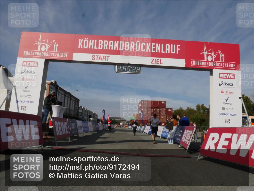 03.10.2025 - Köhlbrandbrückenlauf Matties Gatica Varas http://msf.ph/oto/9172494 03.10.2025 10:43:50 Ziel 2425, 2565, 2753 meine-sportfotos.de