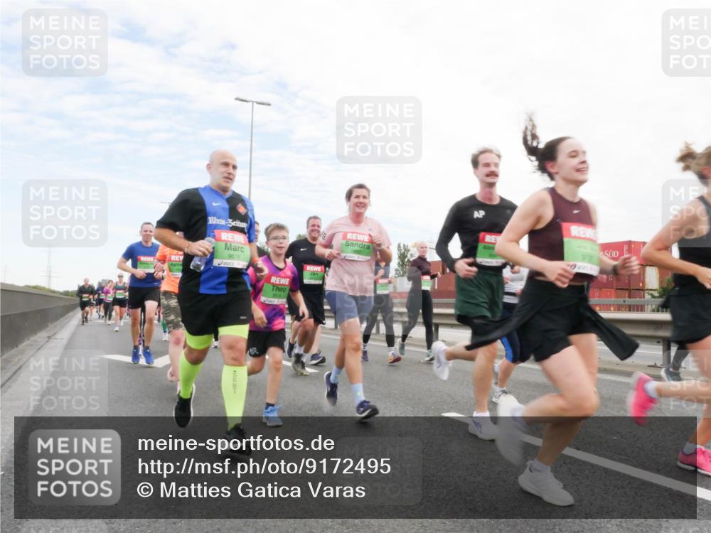 03.10.2025 - Köhlbrandbrückenlauf Matties Gatica Varas http://msf.ph/oto/9172495 03.10.2025 15:21:10 Position 3 9516, 970, 4889 meine-sportfotos.de