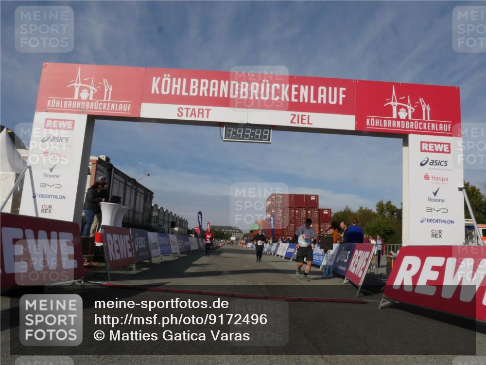 03.10.2025 - Köhlbrandbrückenlauf Matties Gatica Varas http://msf.ph/oto/9172496 03.10.2025 10:43:51 Ziel 2425, 2565, 2753 meine-sportfotos.de