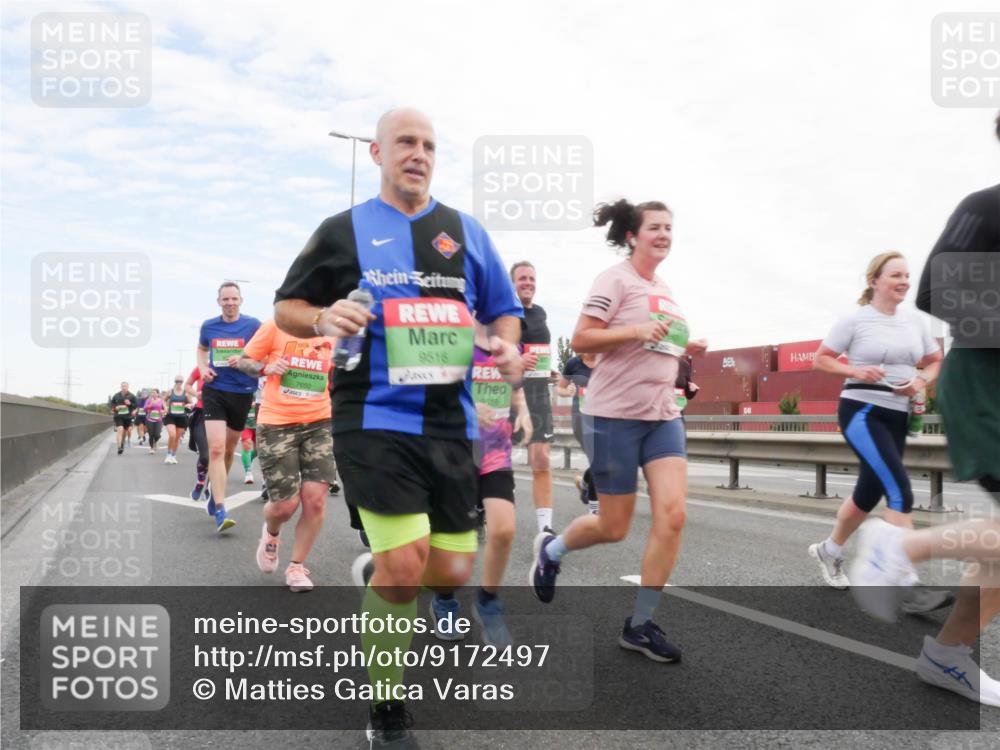 03.10.2025 - Köhlbrandbrückenlauf Matties Gatica Varas http://msf.ph/oto/9172497 03.10.2025 15:21:10 Position 3 7692, 9516, 2518 meine-sportfotos.de
