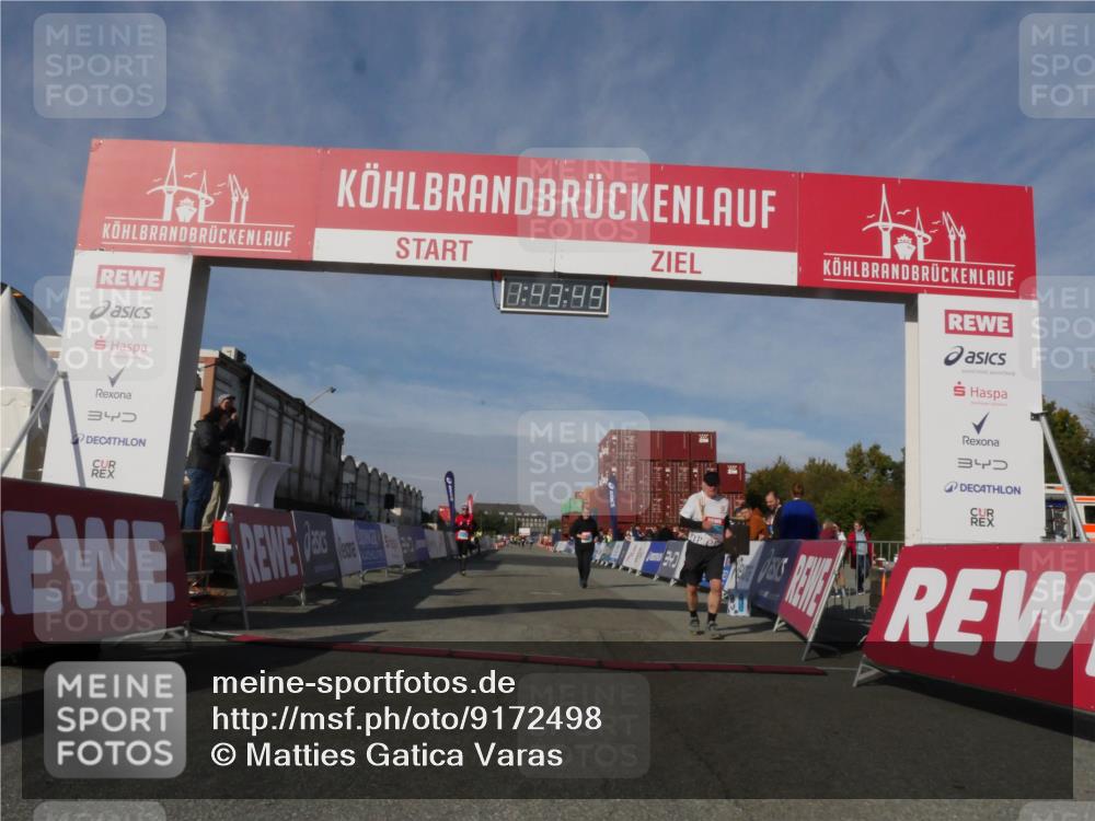 03.10.2025 - Köhlbrandbrückenlauf Matties Gatica Varas http://msf.ph/oto/9172498 03.10.2025 10:43:51 Ziel 2425, 2565, 2753 meine-sportfotos.de