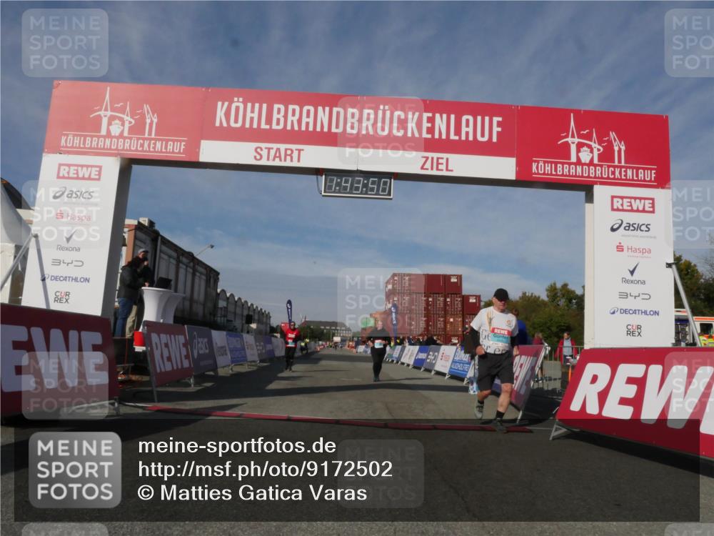 03.10.2025 - Köhlbrandbrückenlauf Matties Gatica Varas http://msf.ph/oto/9172502 03.10.2025 10:43:52 Ziel 2425, 2565, 2753 meine-sportfotos.de