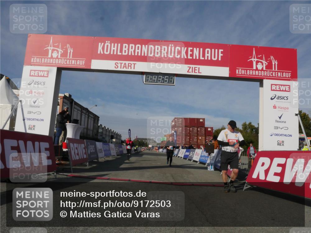03.10.2025 - Köhlbrandbrückenlauf Matties Gatica Varas http://msf.ph/oto/9172503 03.10.2025 10:43:52 Ziel 2425, 2565, 2753 meine-sportfotos.de