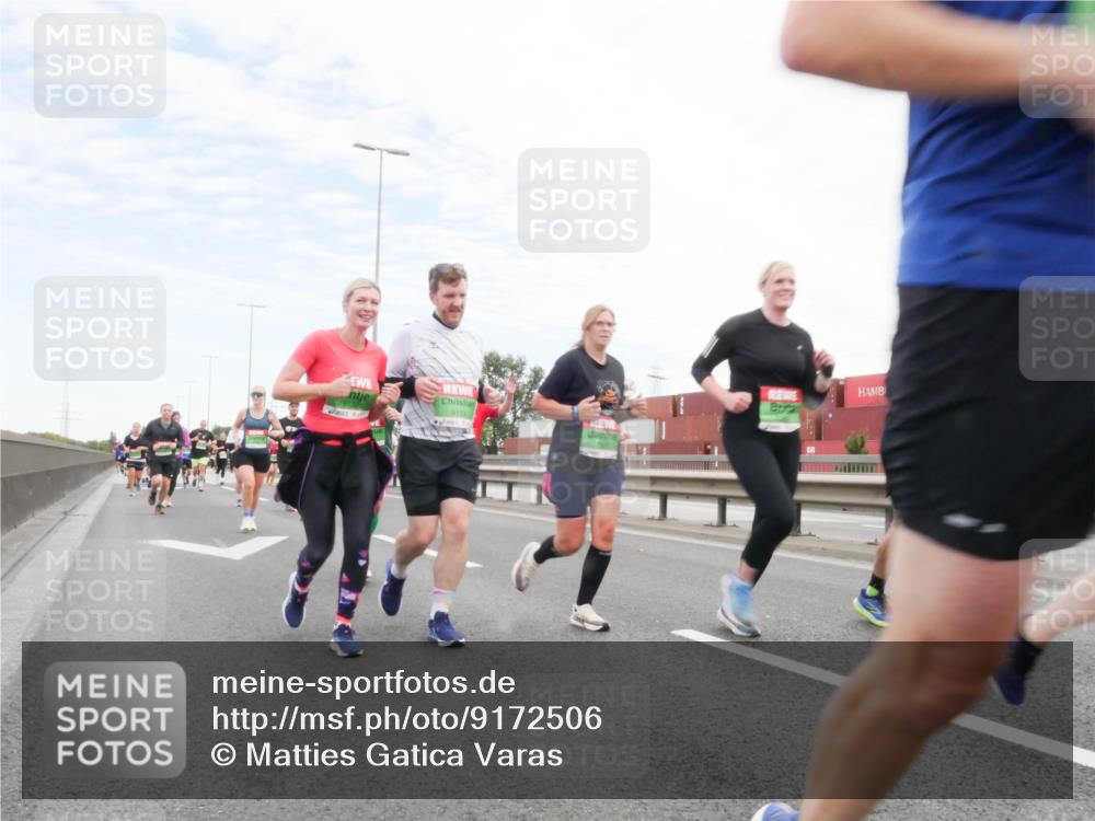 03.10.2025 - Köhlbrandbrückenlauf Matties Gatica Varas http://msf.ph/oto/9172506 03.10.2025 15:21:12 Position 3 9133 meine-sportfotos.de