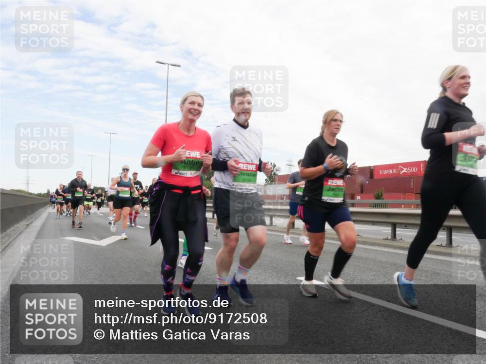 03.10.2025 - Köhlbrandbrückenlauf Matties Gatica Varas http://msf.ph/oto/9172508 03.10.2025 15:21:13 Position 3 9132, 9133, 95 meine-sportfotos.de
