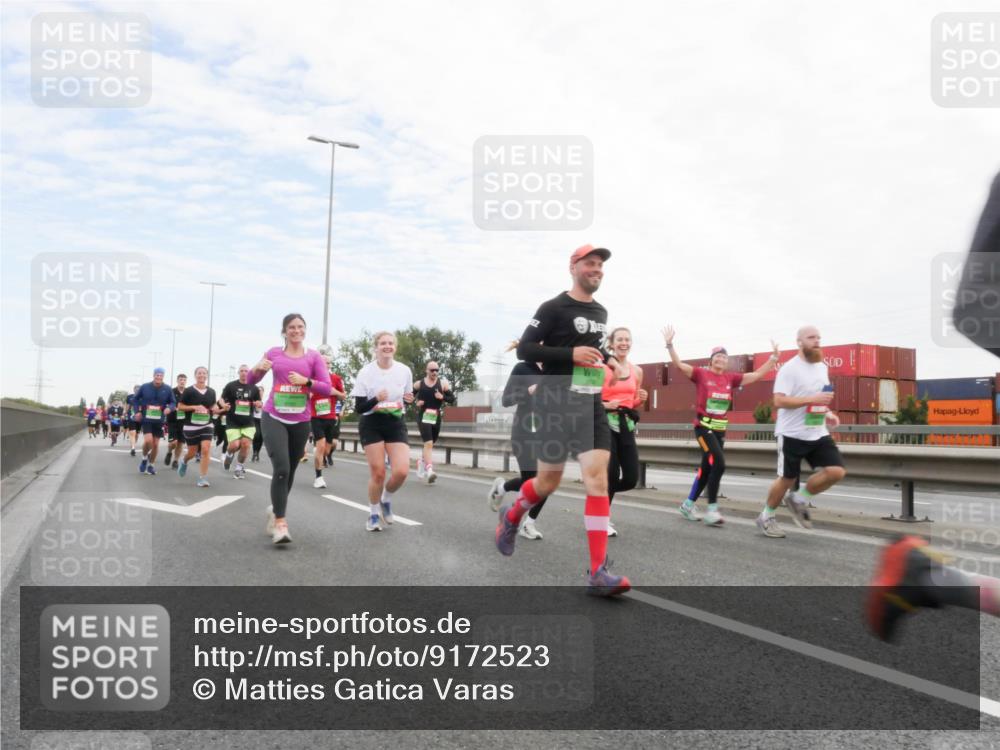 03.10.2025 - Köhlbrandbrückenlauf Matties Gatica Varas http://msf.ph/oto/9172523 03.10.2025 15:21:16 Position 3  meine-sportfotos.de